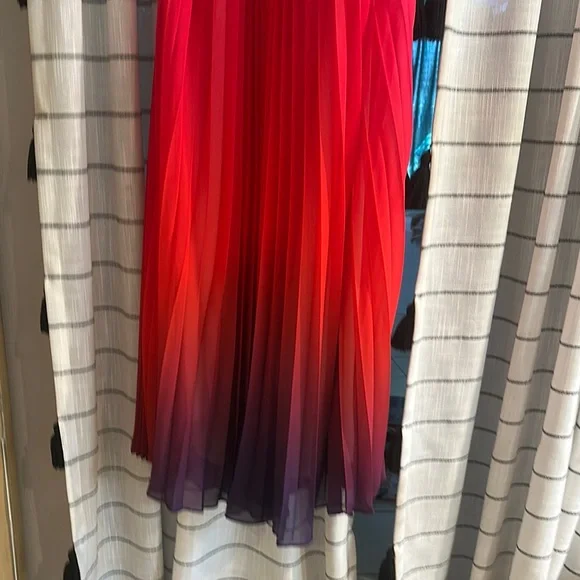 Gradient Halter Maxi Dress - Picture 3 of 6